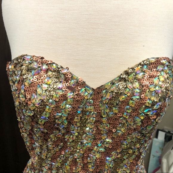 Stunning Gold full of Ab stones & Sequins size 4 Formal Dress GORGEOUS - Picture 3 of 12